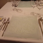 レストラン　シュバル ブラン - テーブル