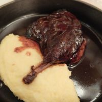 Benoit Alain Ducasse - 鴨もも肉の赤ワイン鋳込み