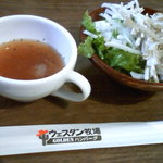 Uesuta m bokujou - ランチのサラダとスープ