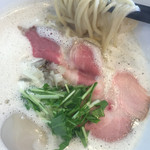 麺～leads～なかの - 醤油 味玉入り