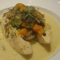Les Jardin des dodine - 鶏むね肉の蒸し煮 きのこ風味のクリームソース