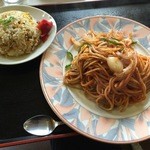 軽食 喫茶 リバー - 昔ながらのナポリタン600円、半チャーハンセット +300円（第二回投稿分①）