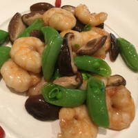 華都飯店 - 海老と野菜の塩炒め。プリプリの海老とスナップエンドウの食感の違いも楽しみました。