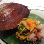 クッチーナ イタリアーナ ガッルーラ - 菜花を練りこんだ冷製タリオリーニ・春の貝類とからすみ