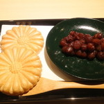 富小路 やま岸 - 最中　自家炊き小豆