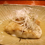 富小路 やま岸 - ノドグロ塩焼き　骨出汁をはって