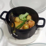 レスプリ・ミタニ ア ゲタリ - メイン：鶏もも肉のココット蒸し