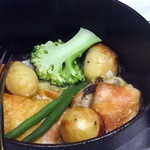 レスプリ・ミタニ ア ゲタリ - メイン：鶏もも肉のココット蒸し