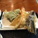 朝日屋 - そば定食の天ぷら