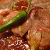 鮨菜旬炉料理 笑和 - 和牛サーロインの朴葉焼