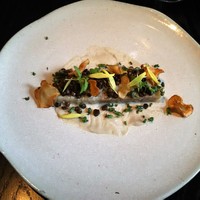 ラ・ボンヌターブル - ランチ：（前菜）テット・ド・ボー・フロマージュ、菊芋のクーリーとチップ、他