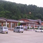 道の駅ちぢみの里 - 食堂は道の駅の中にあります