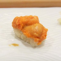 鮨 大門 - おまかせ⑨うに（塩）。