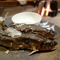 柳家 - 天然鮎の塩焼き