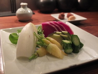Sujuu Dainingu Rokkaku - 酢重のお味噌と新鮮野菜の盛り合わせ