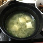 お食事処　味徳 - 味噌汁：豆腐・亀の手