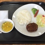 喫茶 く・る・る - ハンバーグプレート、500円です。