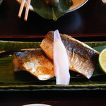 赤沢迎賓館 - 鯵のカワは食べるもの？