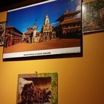 ゴダワリアジアンレストラン＆バー - 壁にはインド・ネパールの雰囲気も