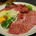 Yakiniku Kaneyasu - ＜「特選カルビ」（１３００円）＞