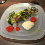 ル ボークープ - カリフラワーのムース　山菜のサラダと海の幸　赤パプリカのクーリと共に　2016-4