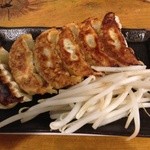 Izakaya Shusse - 浜松ぎょうざ500円