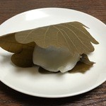 しまだや - かしわ餠（こしあん）150円