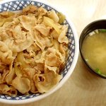 吉野家 - 豚丼＋味噌汁！(2016,04/16)