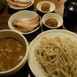 「つけ麺・中盛（300g）」上から見たところ