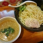 濃厚鶏骨醤油つけ麺　770円