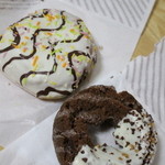 LAWSON - 料理写真:オールドファッションホワイトチョコ　イースタードーナツ