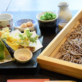 Waraku no tempura soba…1,850 yen