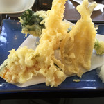 Sentoraru Fukuoka Gorufu Kurabu Resutoran - 天ぷらのアップ
      まずまずの味で６品も・・