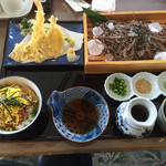 Sentoraru Fukuoka Gorufu Kurabu Resutoran - ２８年４月１５日実食
      天ざる蕎麦と鰻飯