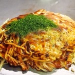 Okonomiyaki Mitchan Sohonten - カキ入り そば肉玉