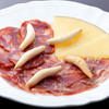 アマ・ルール - 料理写真:イベリコ豚の生ハム、チョリソ、羊のチーズ盛り合わせ