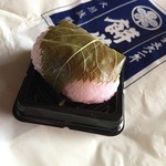 餅惣 - 桜餅(140円)