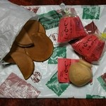 長里菓子店 - 料理写真:手焼きせんべいと懐中しるこ
