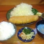 とんかつ ひろまつ - 極旨 特製ロースかつ定食 １４４０円(税込)  １５０から１９０グラムあるそう。小さく見えて厚み有。