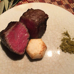 龍吟 - オリーブを食べて育った牛の綺麗な赤身部分