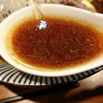 寿製麺 よしかわ - 春の鰤そば・スープ。予想より濃厚でした。