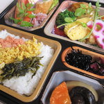 春夏秋冬屋 - すいせん弁当　(1050円）