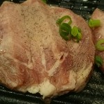 Yakiniku No Banzu - 厚切り牛タン(税別777円)