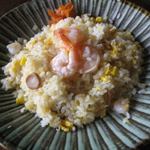 cafe栖 - 小鹿田焼きの器に盛られたピラフ