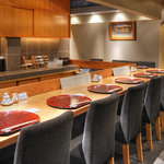 日本料理 とくを - 欅のカウンターは、ライブ感たっぷり