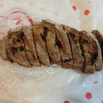 浅野屋 - イチジクと木の実のライ麦パン