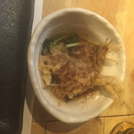 さかなや　いぬい - 突き出しのほたる烏賊天ぷらの煮びたし。