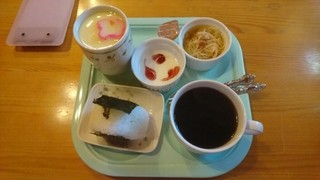 Tenten - ホットコーヒー４００円、高菜おにぎりモーニング