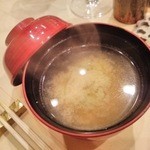 寿司処 しん - お椀　団扇海老の味噌汁