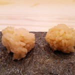 寿司処 しん - 二種類のシャリの食べ比べ　左が砂糖無し､右が砂糖入り